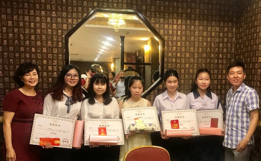 華企獎勵獲國際獎學生 ảnh 1