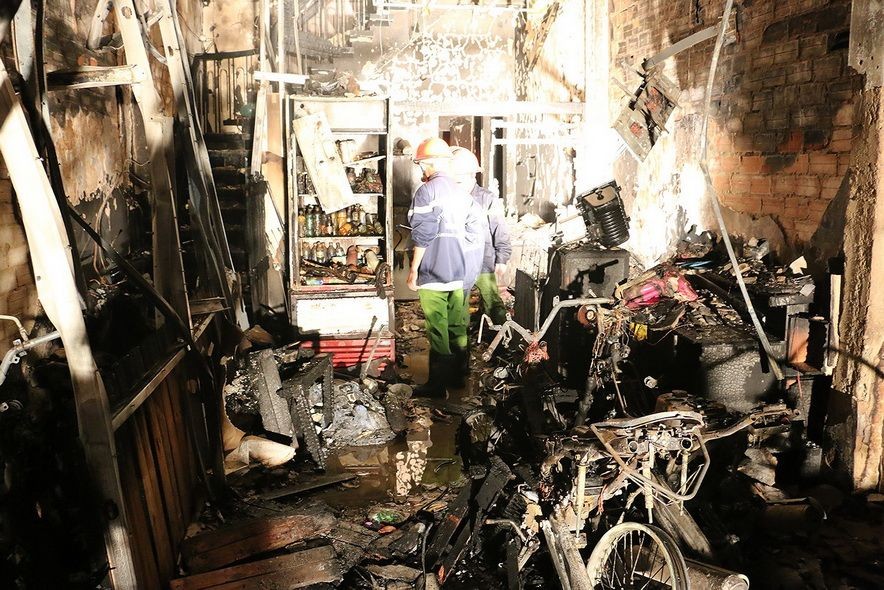 一民屋因電故障而發生火警的現場。