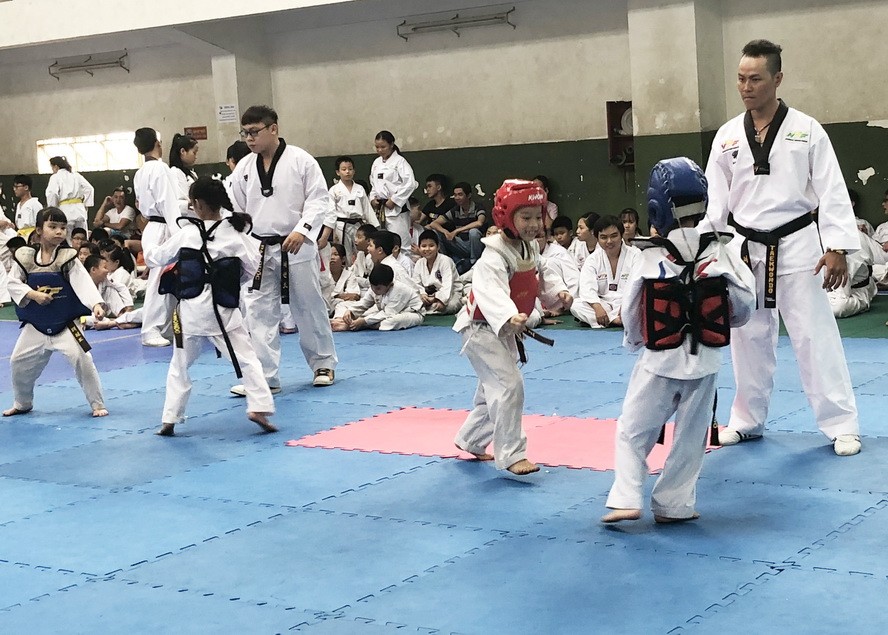 跆拳道第四級學生比賽。