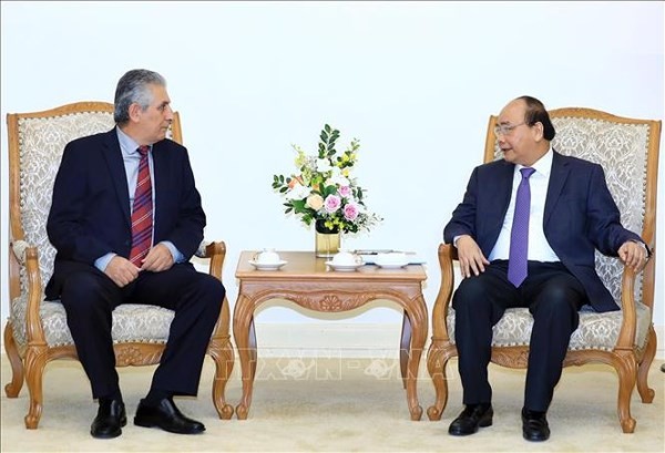 政府總理阮春福（右）接見世界工會聯合會(WFTU)秘書長喬治‧馬瑞克斯。