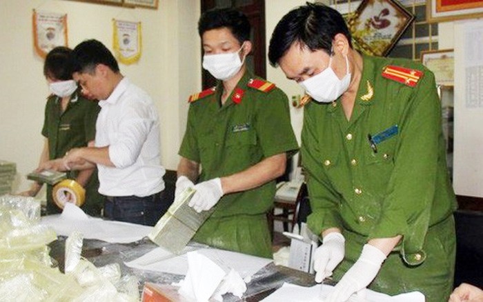 職能力量正對查獲的毒品進行鑑定。