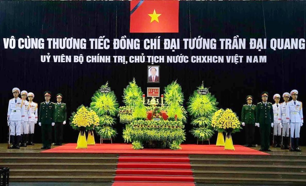 國家主席陳大光弔唁儀式莊重嚴肅舉行 ảnh 1