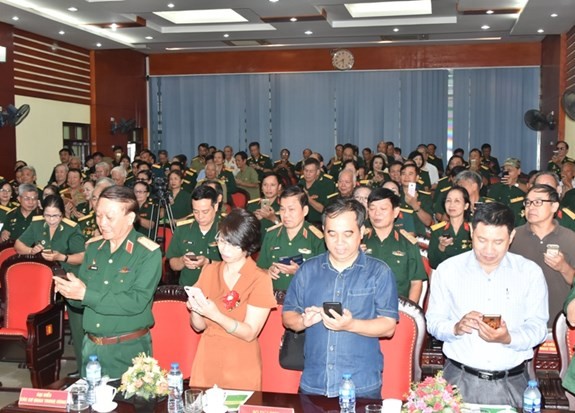 全體與會者一同發短訊表示支持“長山情義”基金會。