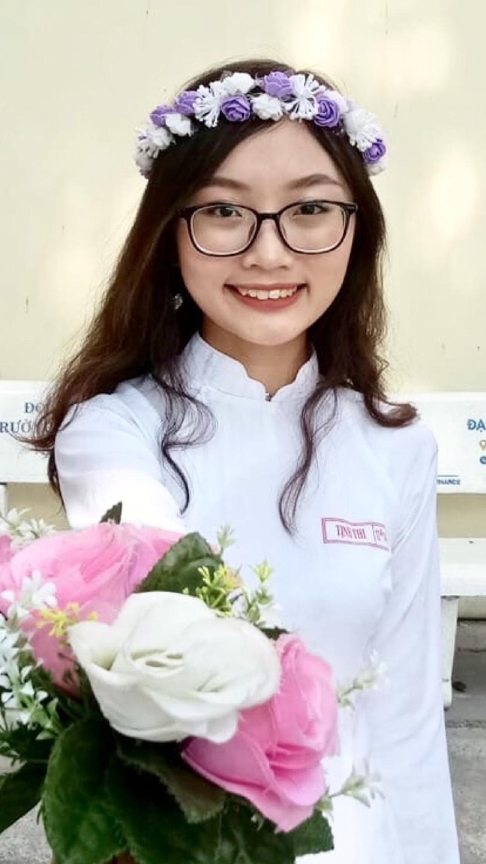 曾靜詩曾三次獲得市級生物 奧林匹克競賽獎。