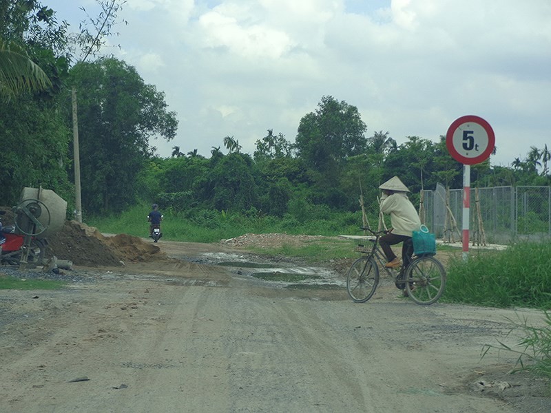 第十二郡和福門縣西貢河圍堤未來會改建成道路。