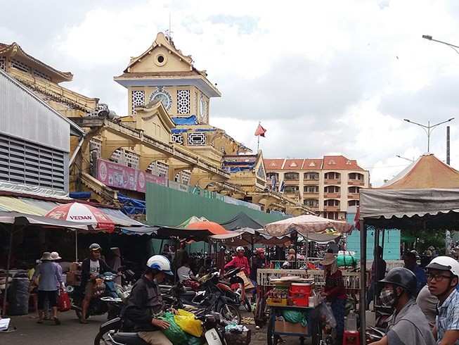 修建中的平西街市。