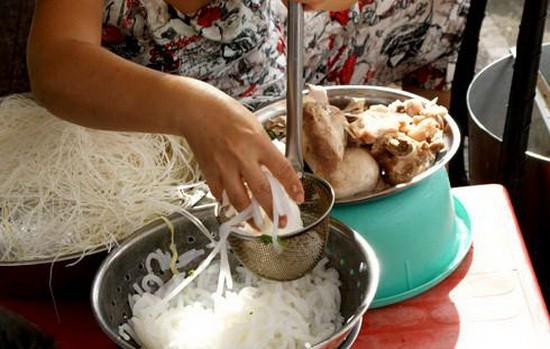 從10月20日起賣食物不戴手套將被罰款100萬元。