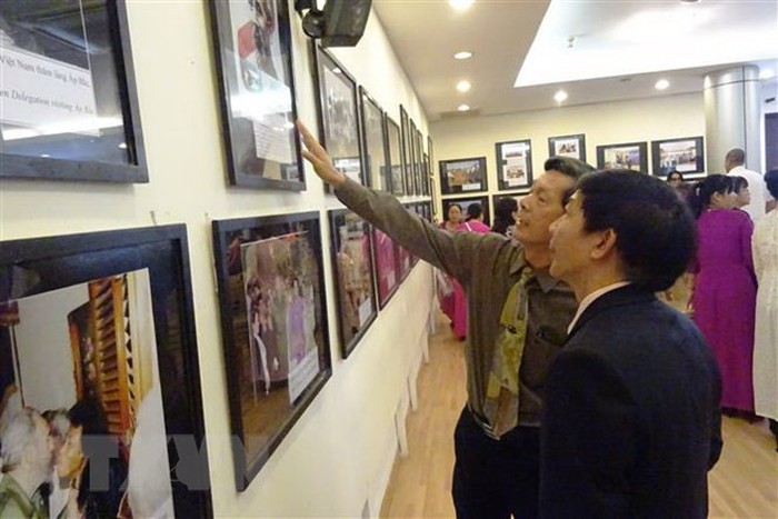 “越南-古巴友好與團結情誼”圖片展一瞥。（圖源：越通社）