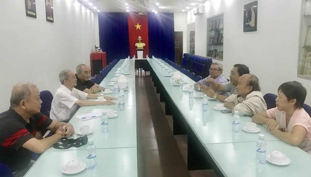 海南會館與書法會商討籌辦「慈善揮春」活動。