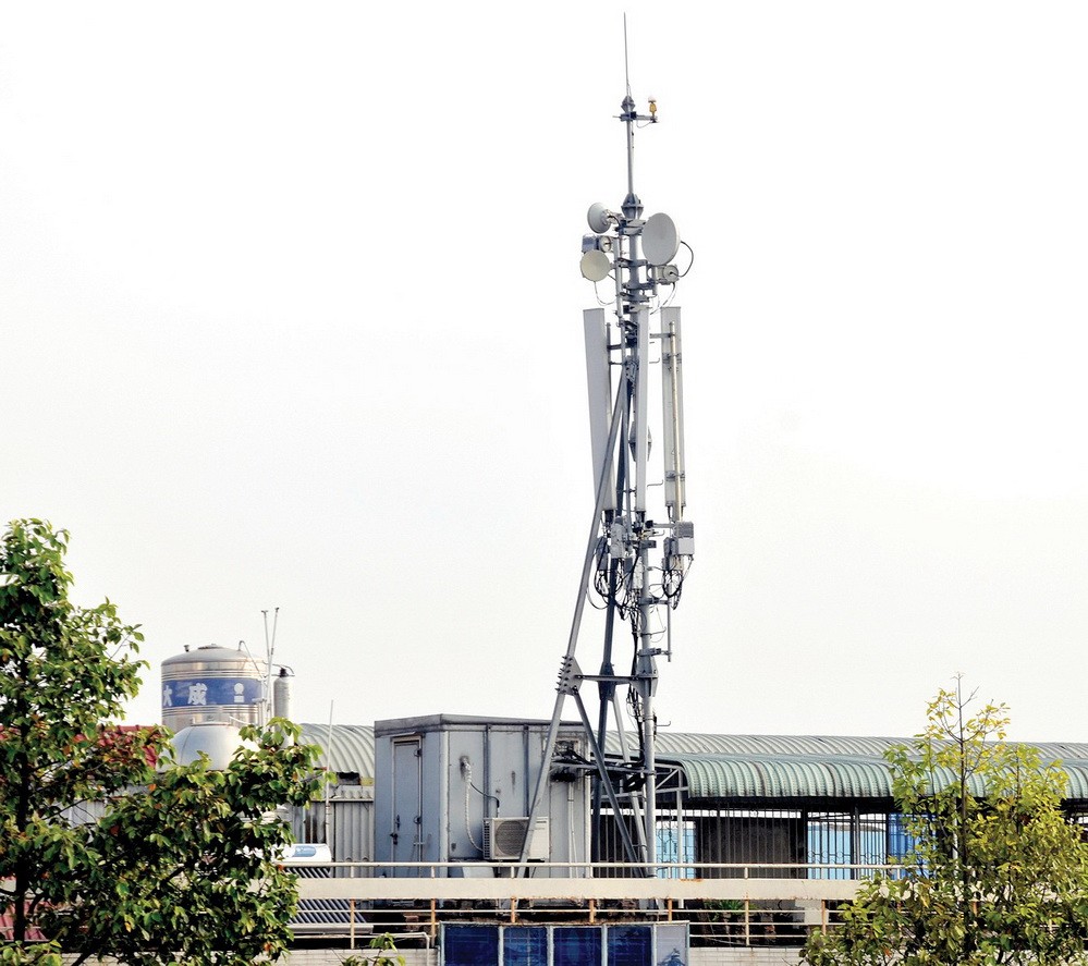 50號國道旁的一個基地台。