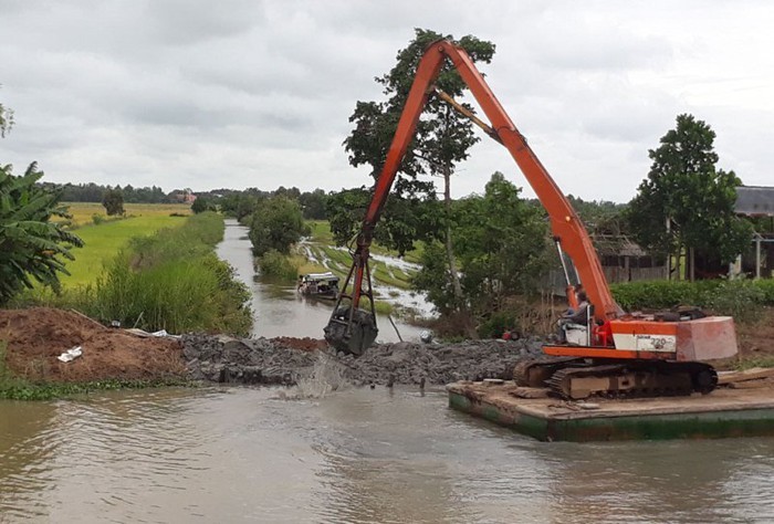 隆安省加固河堤工程，做好潮汛預防準備。（圖源：隆安報）