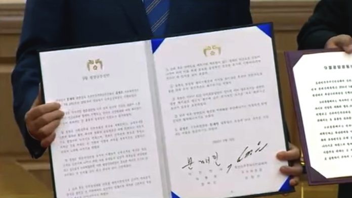 韓朝領袖在9月19日簽署《平壤共同宣言》。