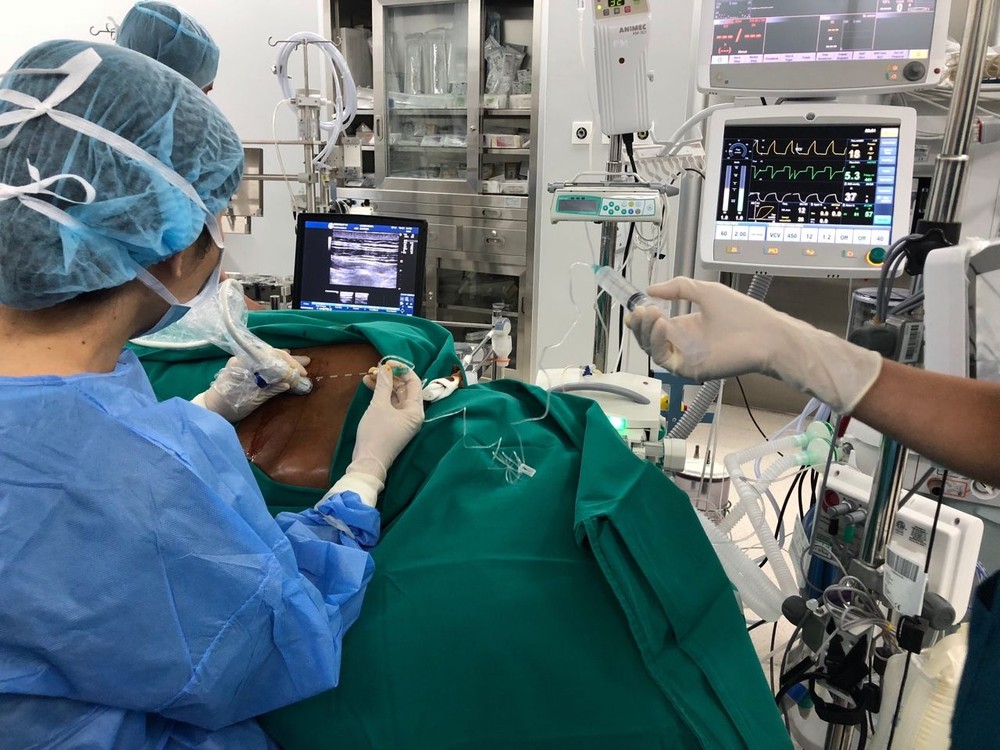 VinMec 國際醫院為心臟病兒童施手術。