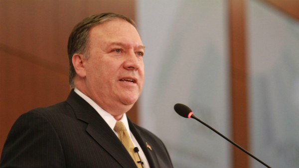 美國國務卿蓬佩奧表示，５日重啟的製裁將針對伊朗的能源、造船、航運和銀行業等。（圖源：互聯網）