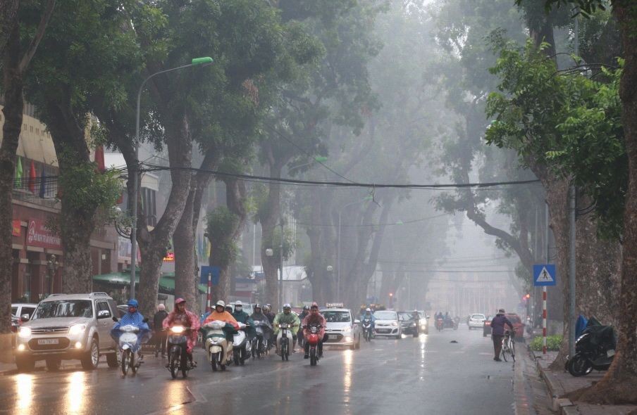 南部水文氣象台：因臨近西面的近熱帶高氣壓把海上的濕氣帶進陸地，造成雷陣雨、晴轉多雲以及天色昏暗。（示意圖源：互聯網）