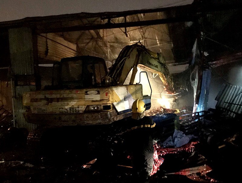 火勢熄滅後的現場一片狼藉。（圖源：Infonet）