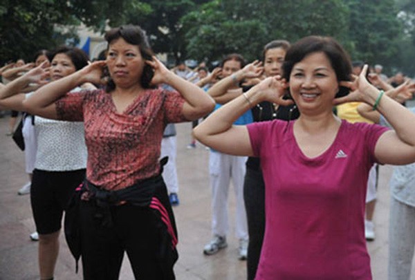 絕經期婦女堅持運動防骨質疏鬆。（示意圖源：互聯網）