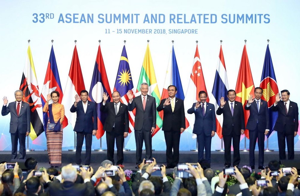 阮春福總理在新加坡出席第三十三屆東盟峰會 ảnh 2