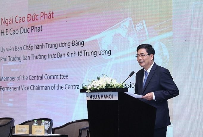 中央經濟部常務副部長高德發在研討會上發言。（圖源：瓊娥）