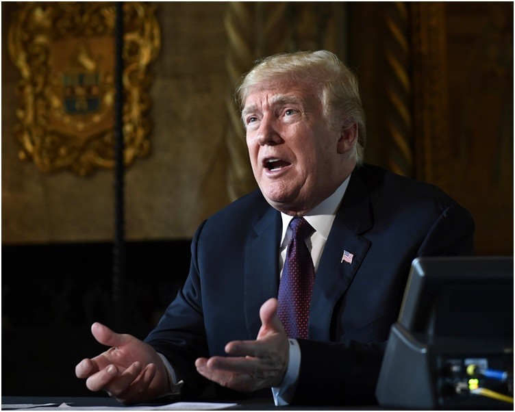 美國總統特朗普當地時間24日在推特上表示美墨邊境的移民將留在墨西哥，直到他們的庇護申請在美國法院獲得批准。（圖源：AP）