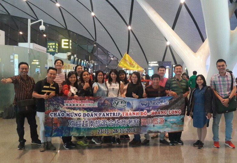 “四川-成都”考察團合照。