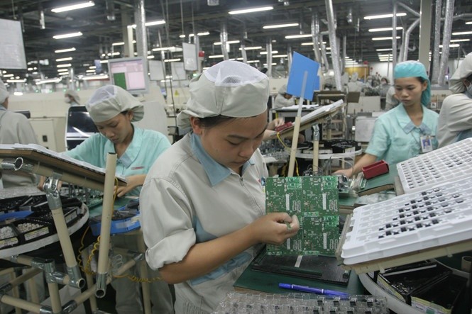 在加入新一代自由貿易協定後，越南勞動者除了 要重新接受培訓之外，還調整退休年齡。