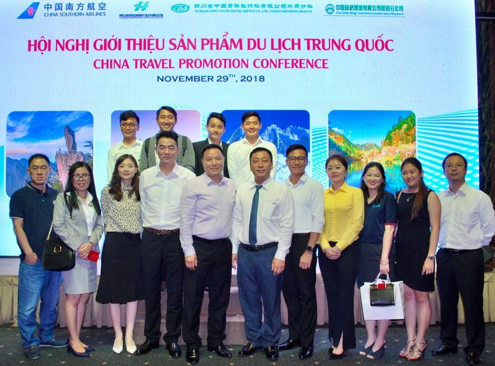 組委會與本地旅行社代表合照。