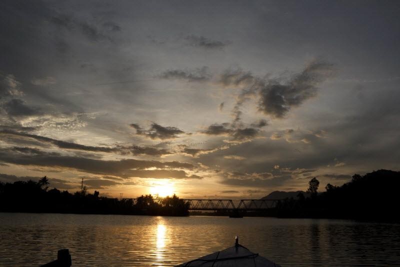 丐河黃昏一瞥。