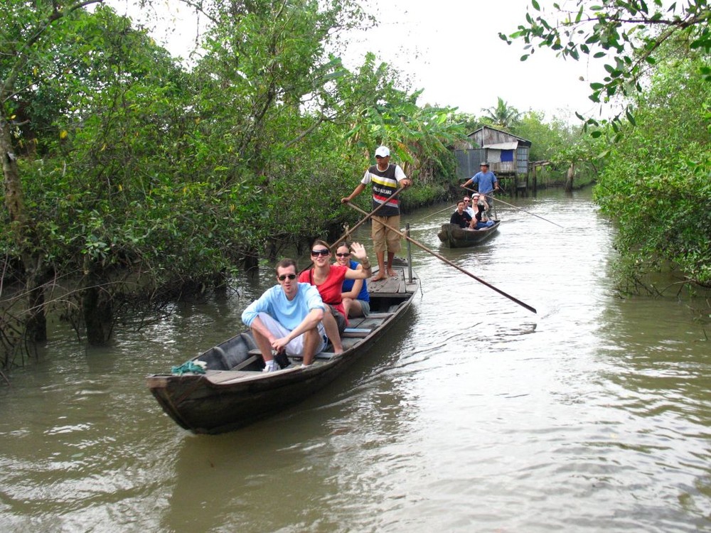 國際遊客參觀南部西區水鄉風光。（圖源：）