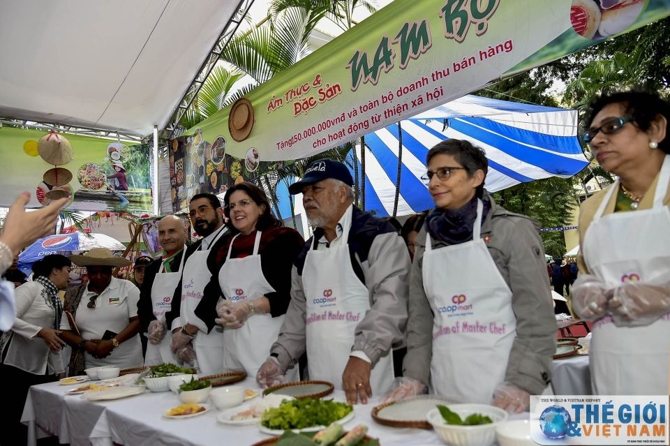 向國際友人推介國家形象 ảnh 1