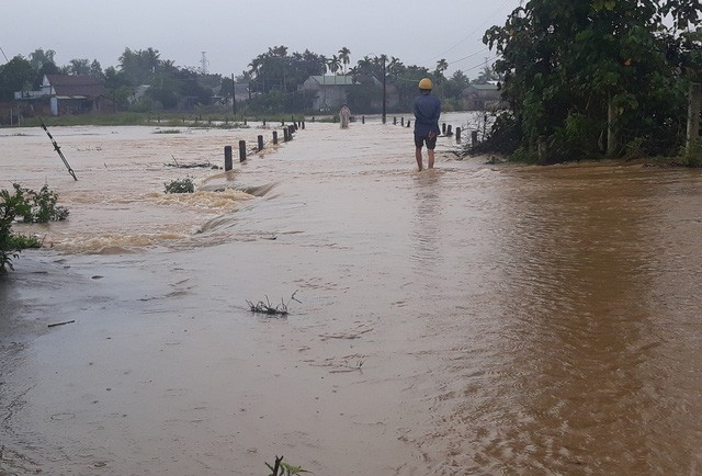 中部多地被水淹 ảnh 1