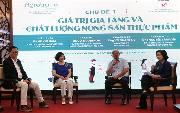 演說者在論壇上分享意見。（圖源：VOV）