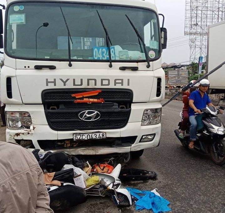 檢測局鑒定結果：肇事集裝箱車的剎車系統完全達標。圖為肇事集裝箱車停止後的車禍現場。（圖源：盛黎）