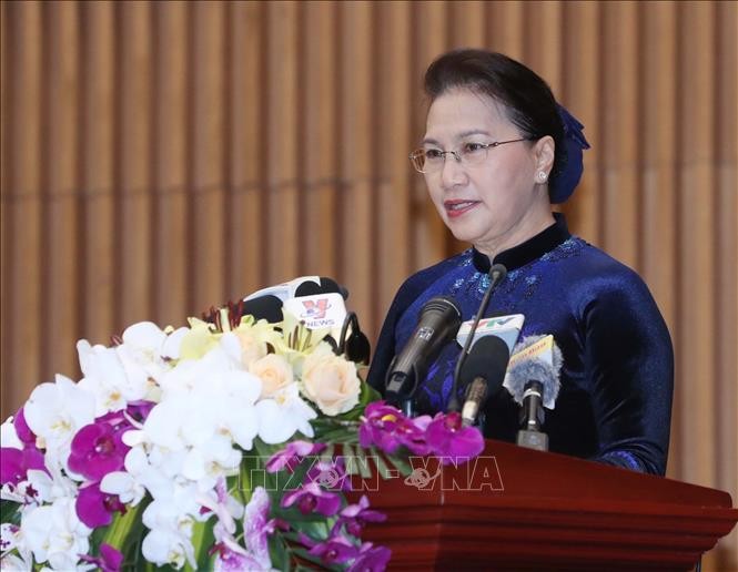 國會主席阮氏金銀在會議上發表演講。（圖源：越通社）