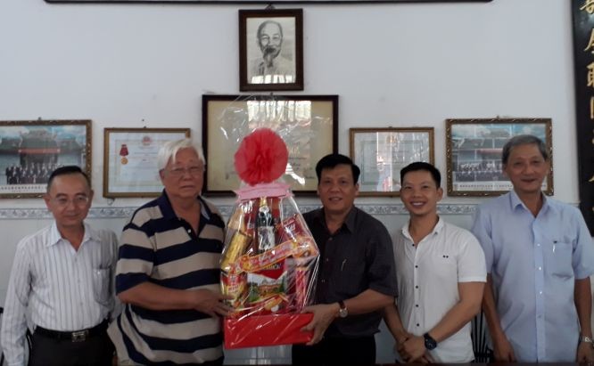 本報向華人單位拜年 ảnh 3