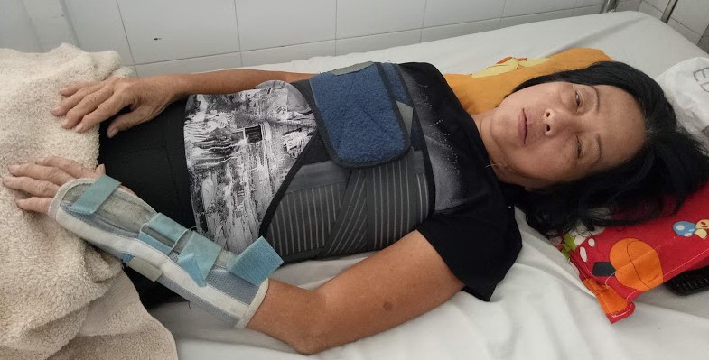 王女正等錢施手術。