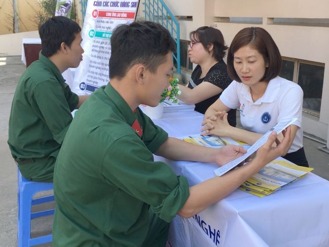 組委會向士兵提供就業機會。