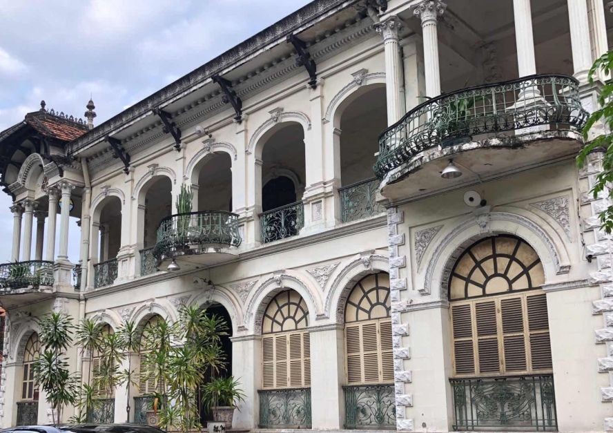 座落於武文秦街110-112號的百年老別墅。