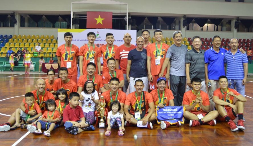 去年第十一郡男隊奪得全市球賽冠軍。