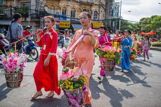 元宵節活動具有華人傳統特色。