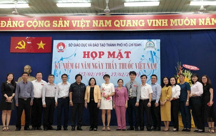 醫護人員乃默默無聞英雄 ảnh 1