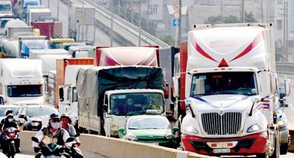 本市將對各種汽車司機進行檢查，尤其是集裝箱車司機。