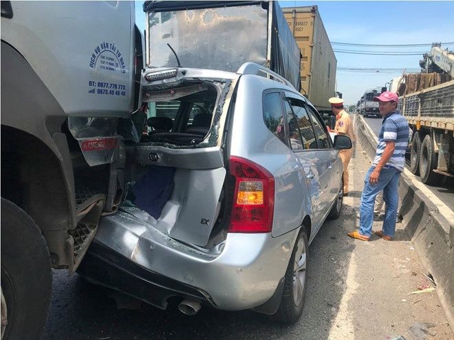 4 車追尾現場。（圖源：N.N）