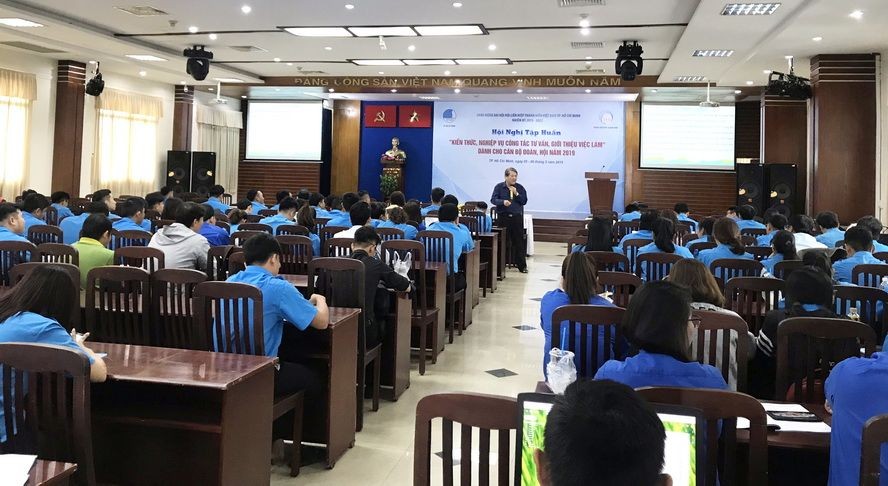 “業務、職業見識集訓和諮詢介紹工作”活動現場。（圖源：Yescenter）