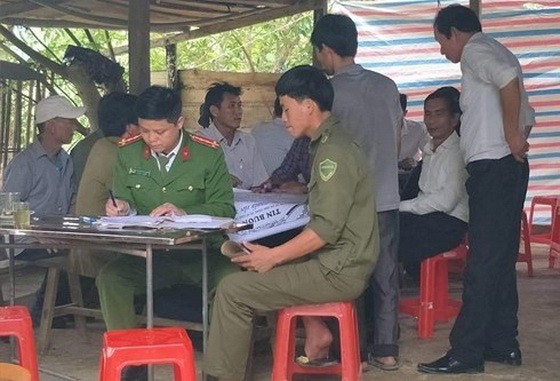 警方和法醫依法進行剖屍鑒定死因和辦理相關手續。（圖源：公安機關提供）