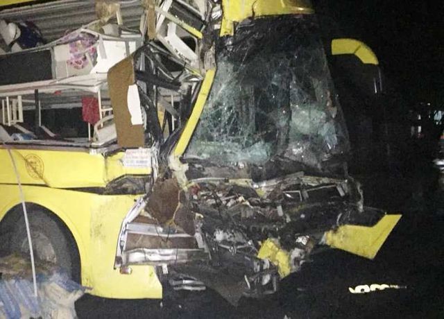 事故現場，1人當場死亡，多人受傷。（圖源：民智）