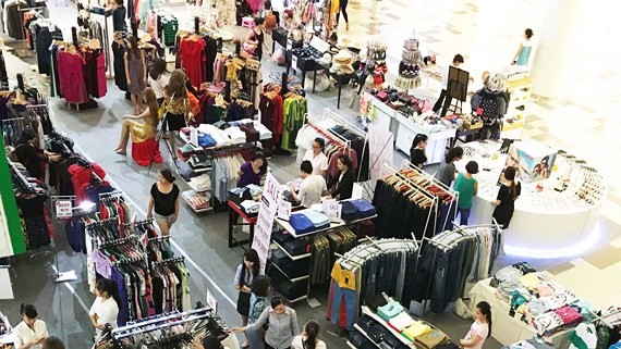 商業經營模式須豐富多樣化。