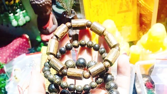 市場上售賣的“風水吉祥物”。