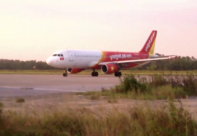 越航飛機不能降落的原因是由於越捷飛機滑行到起降道，不確保安全距離。（示意圖源：互聯網）