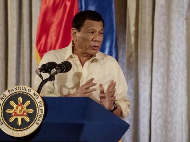 杜特爾特說，自治區成立將能促使南部重回和平穩定。（圖源：AFP）